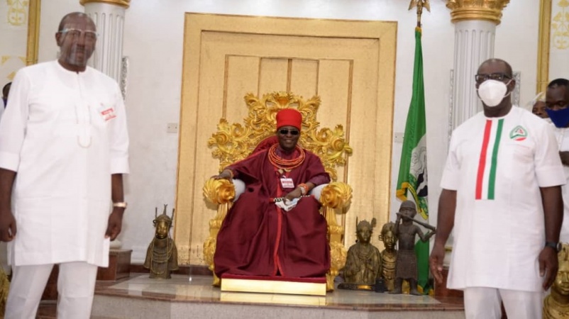 Edo 2020: Oba of Benin summon Obaseki and Ize-Iyamu to a peace accord, condemns attacks