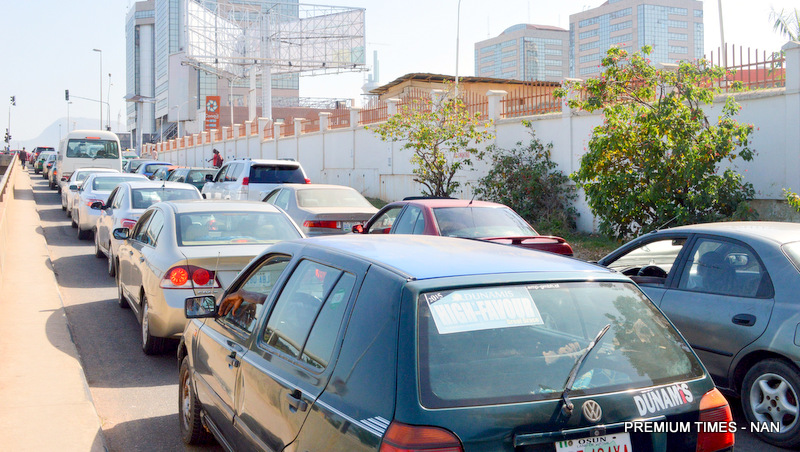 Panic as Long queues resurface in Abuja over fuel scarcity