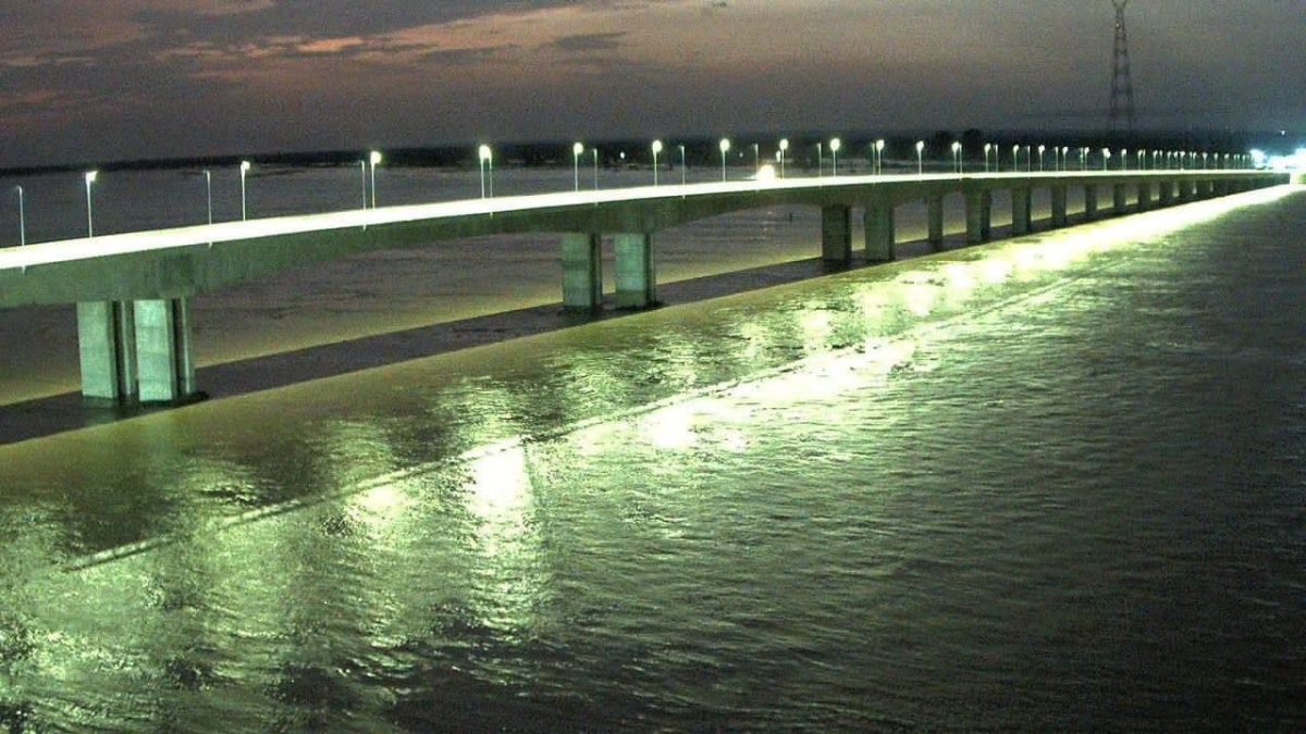 Second Niger bridge is 100km per hour, FG warns as Bridge opens today